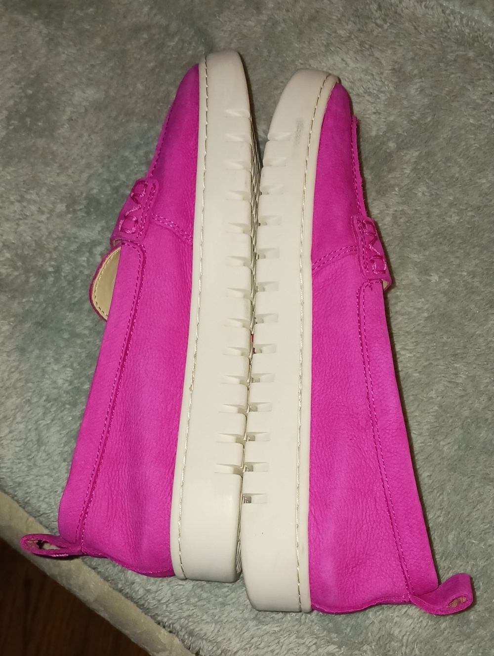 Women's Vionic Slip On Leather Shoes - Picture 4 of 8